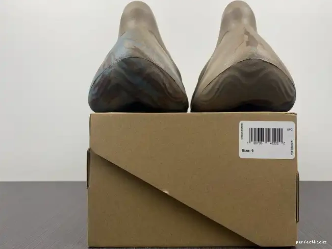 Runner Adidas GY3969 Yeezy Foam 0529